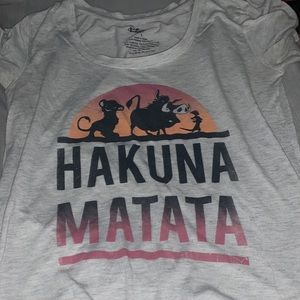 Hakuna Matata shirt L